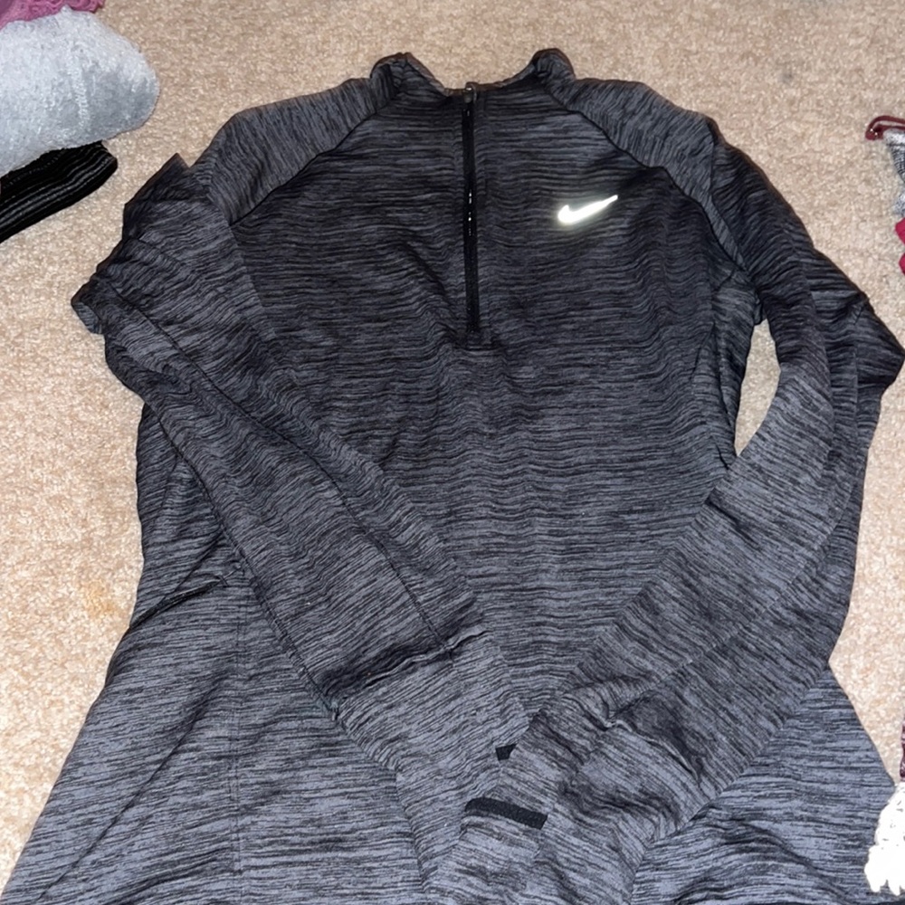 Nike workout pullover